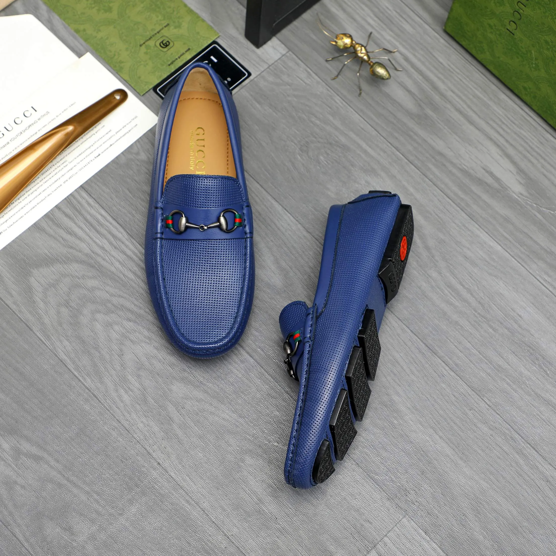 Men's shoes 💰p420 Product trademark: GUCCI (Gucci) casual slip-on men's shoes Regular size: 38-44 Product materials: Selected hollow cowhide upper, sheepskin lining, rubber outsole
